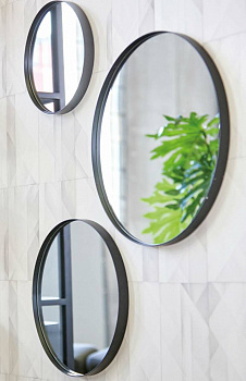 Круглое зеркало в чёрной металлической раме RADIANTE M D80 см Круглое зеркало в чёрной металлической раме RADIANTE M D80 см